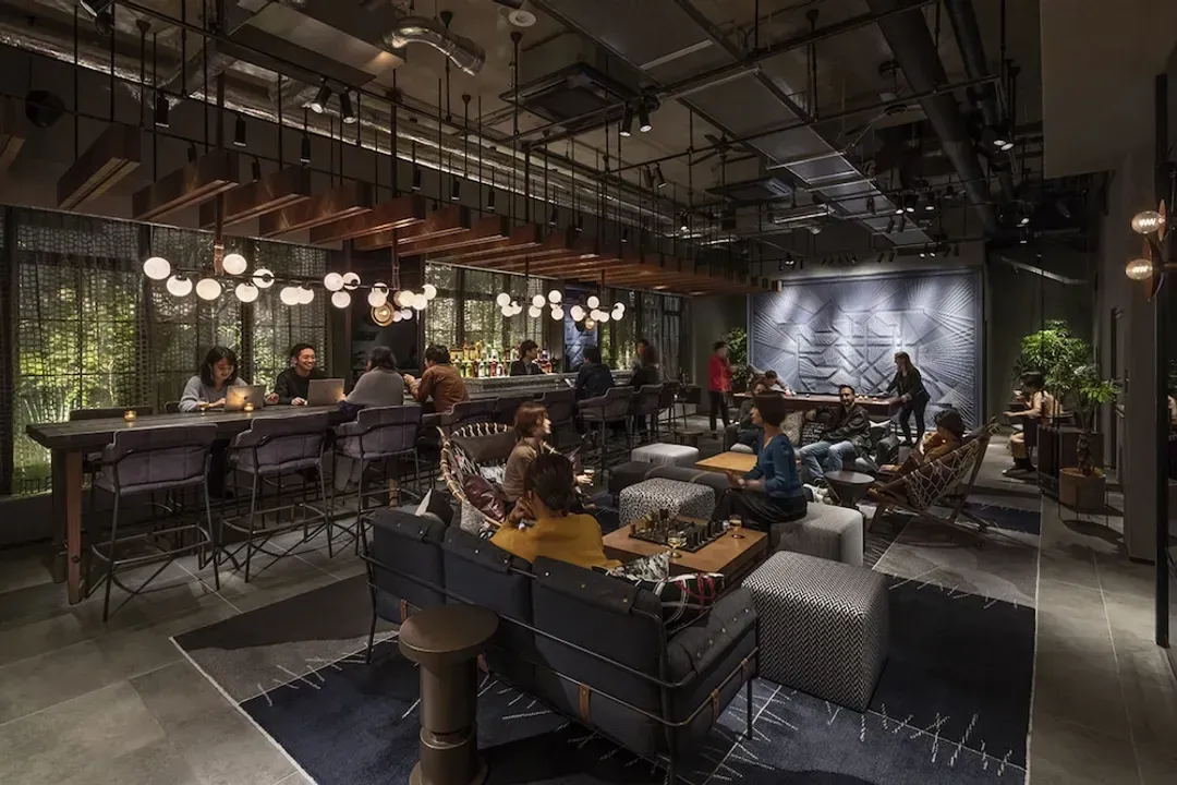 Lobby lounge