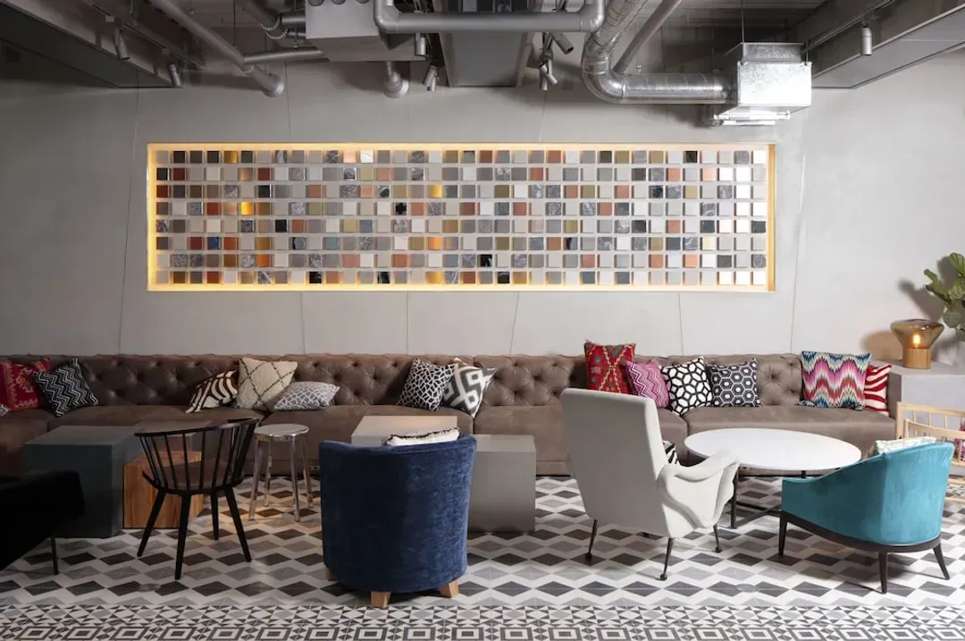Lobby lounge