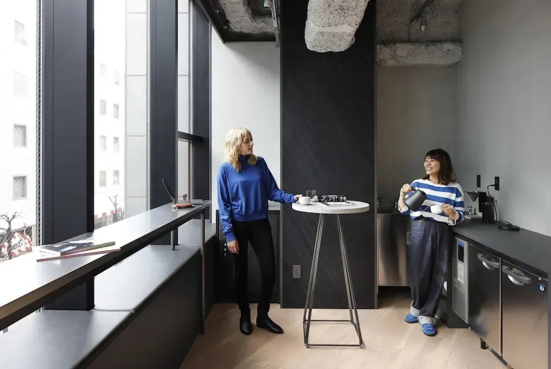 Lobby lounge