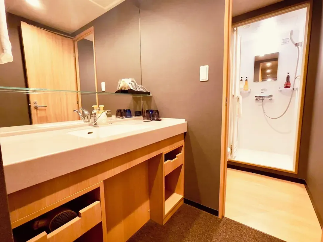Bathroom shower