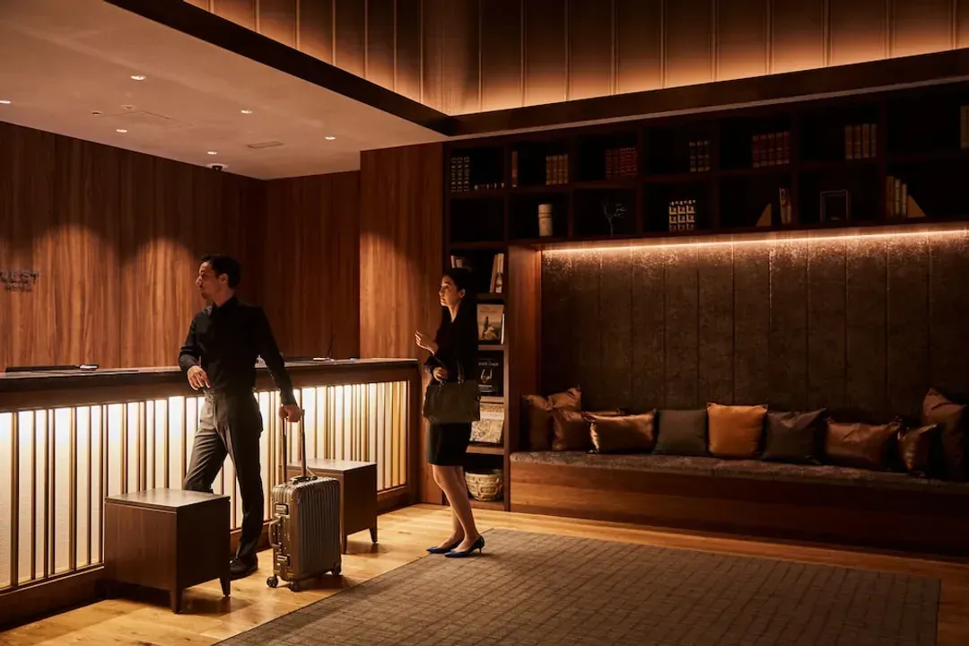 Lobby lounge