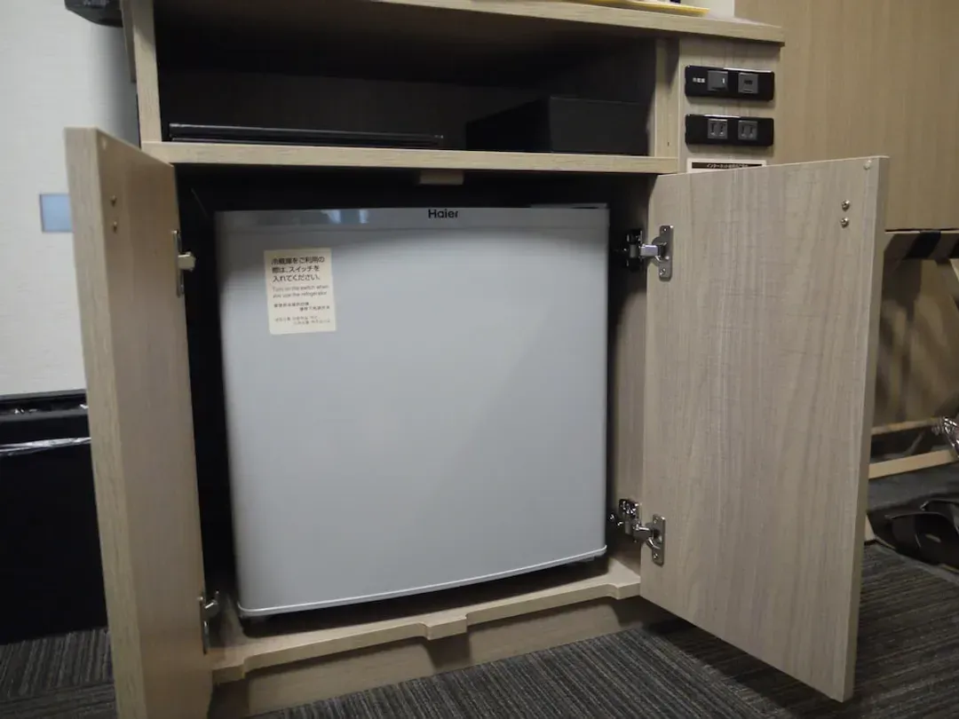 Mini-refrigerator