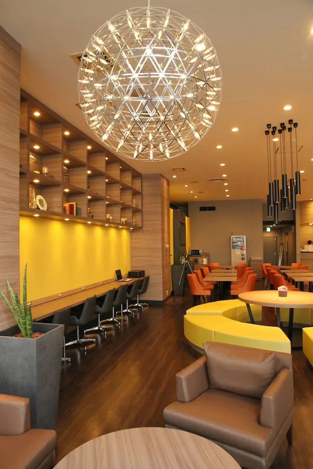 Lobby lounge