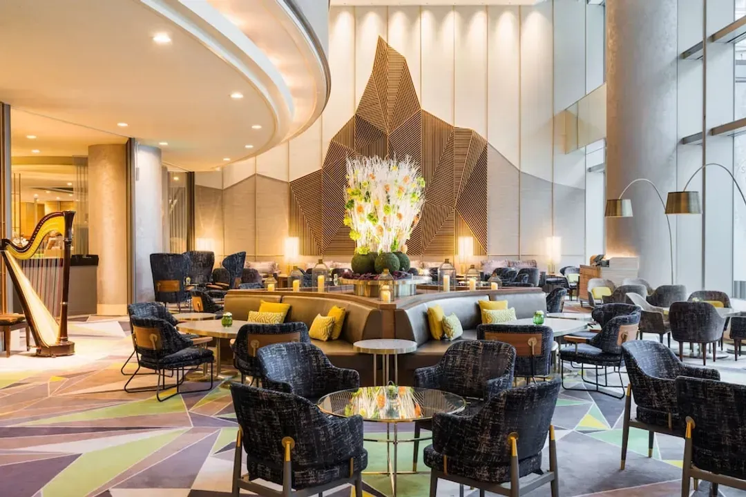 Lobby lounge