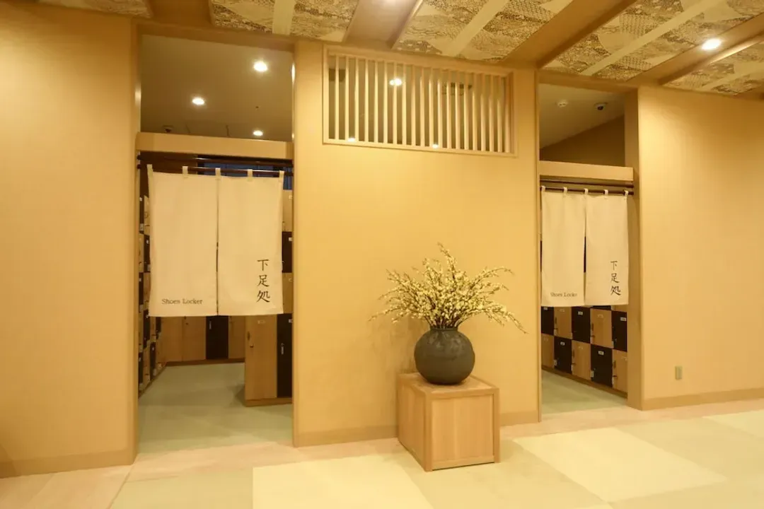 Check-in/check-out kiosk