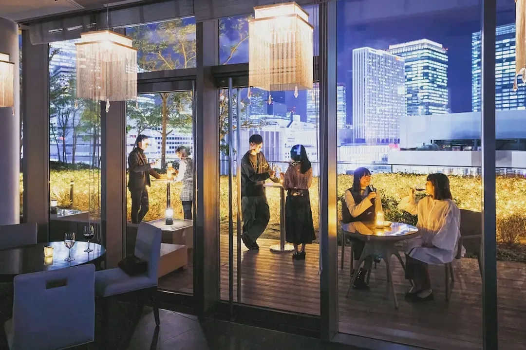 Lobby lounge