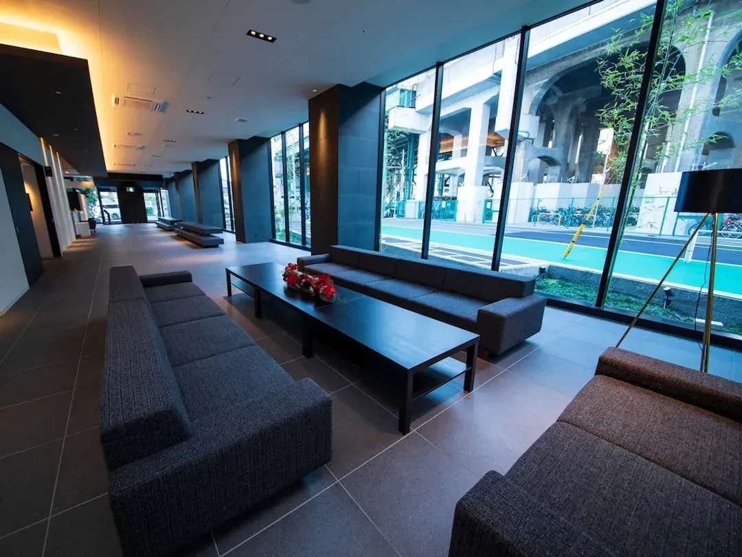 Lobby lounge