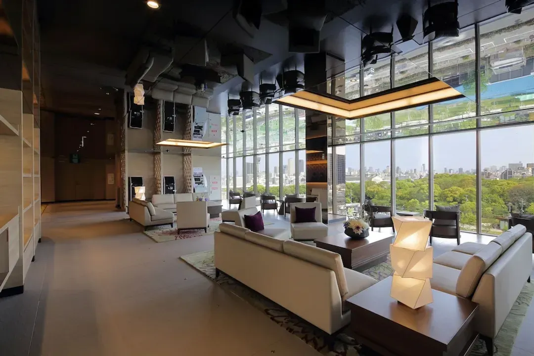 Lobby lounge