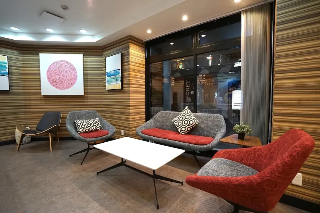 Lobby lounge