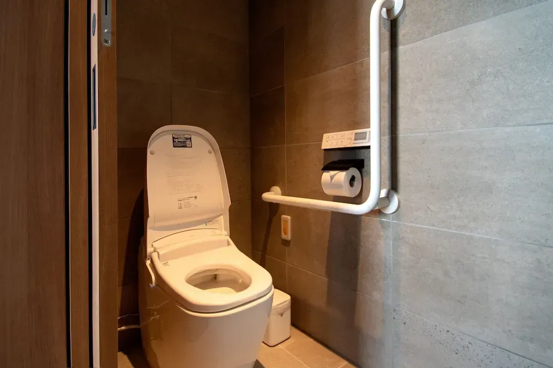 Bathroom amenities