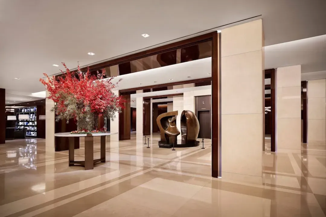 Lobby lounge