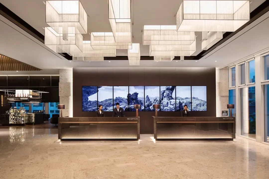 Lobby lounge