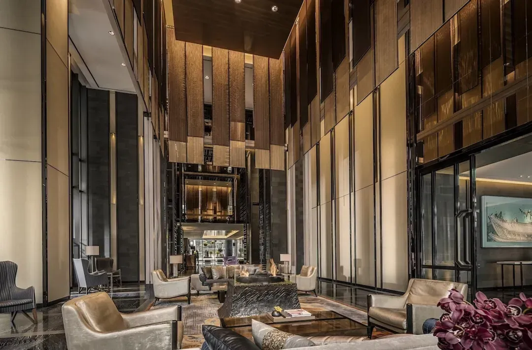 Lobby lounge