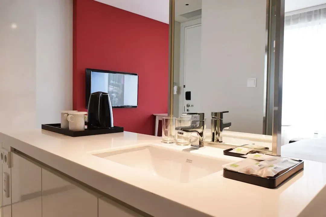 Bathroom sink