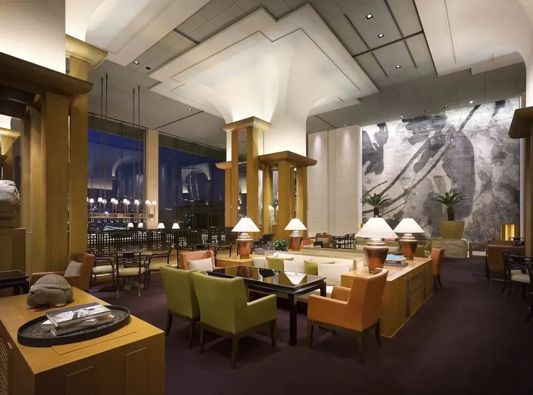 Lobby lounge