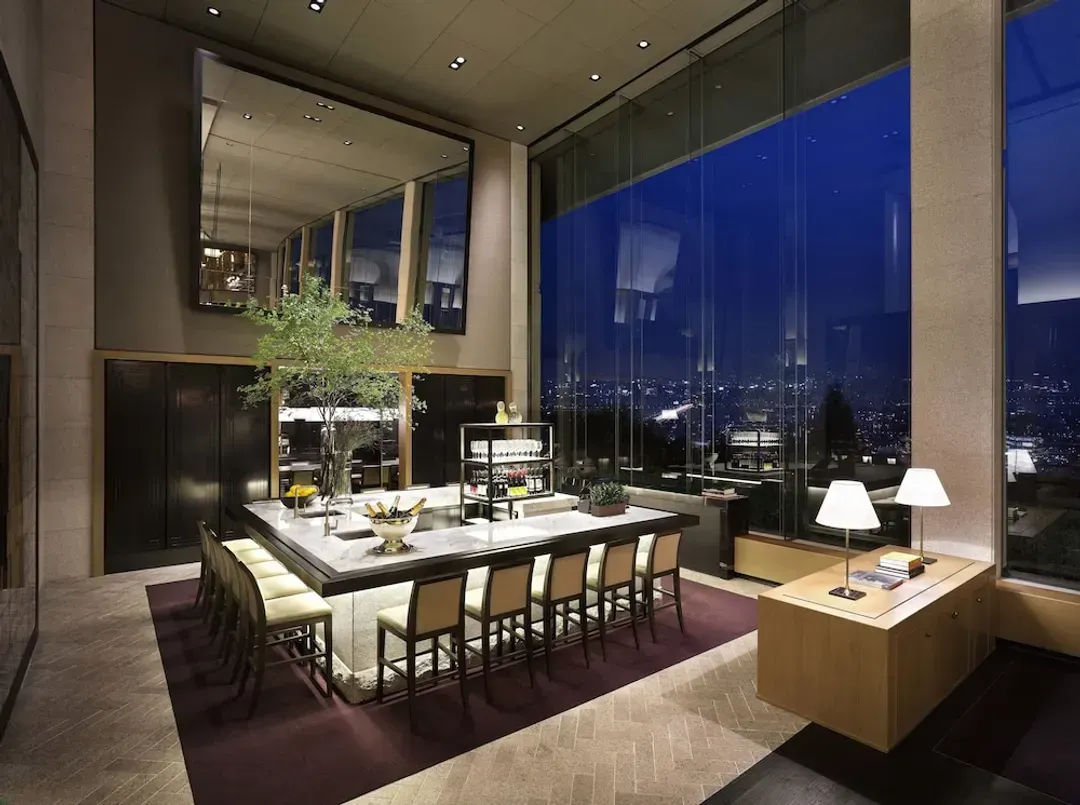 Lobby lounge