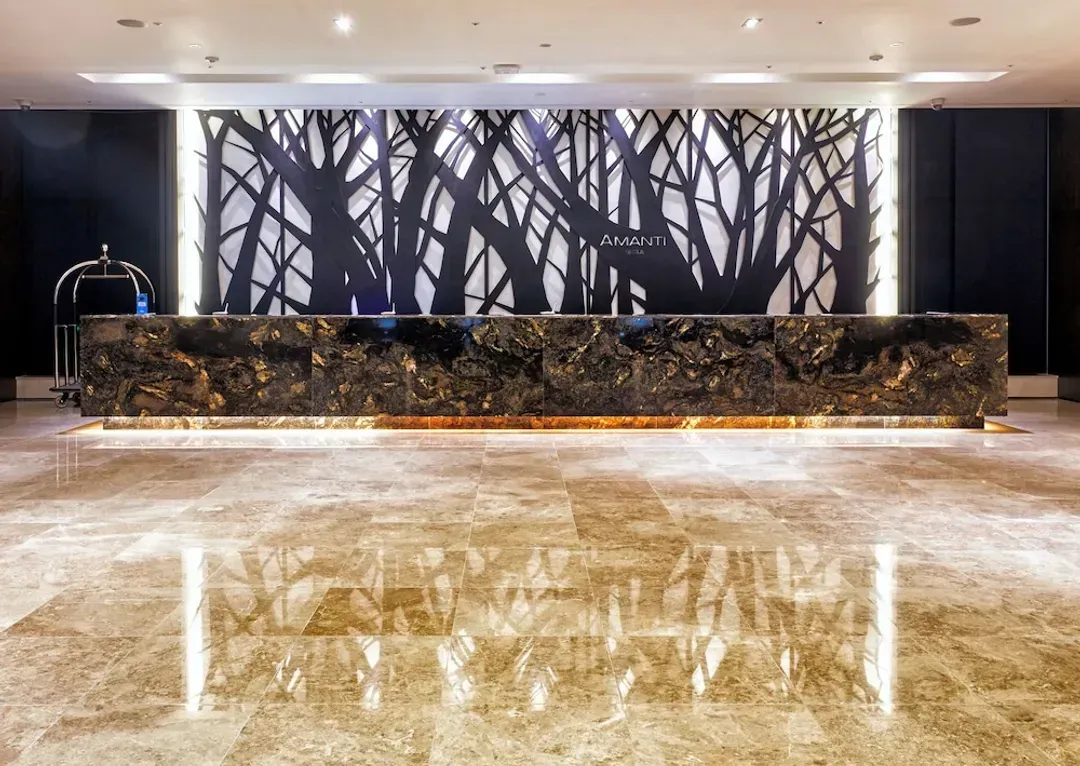 Lobby lounge