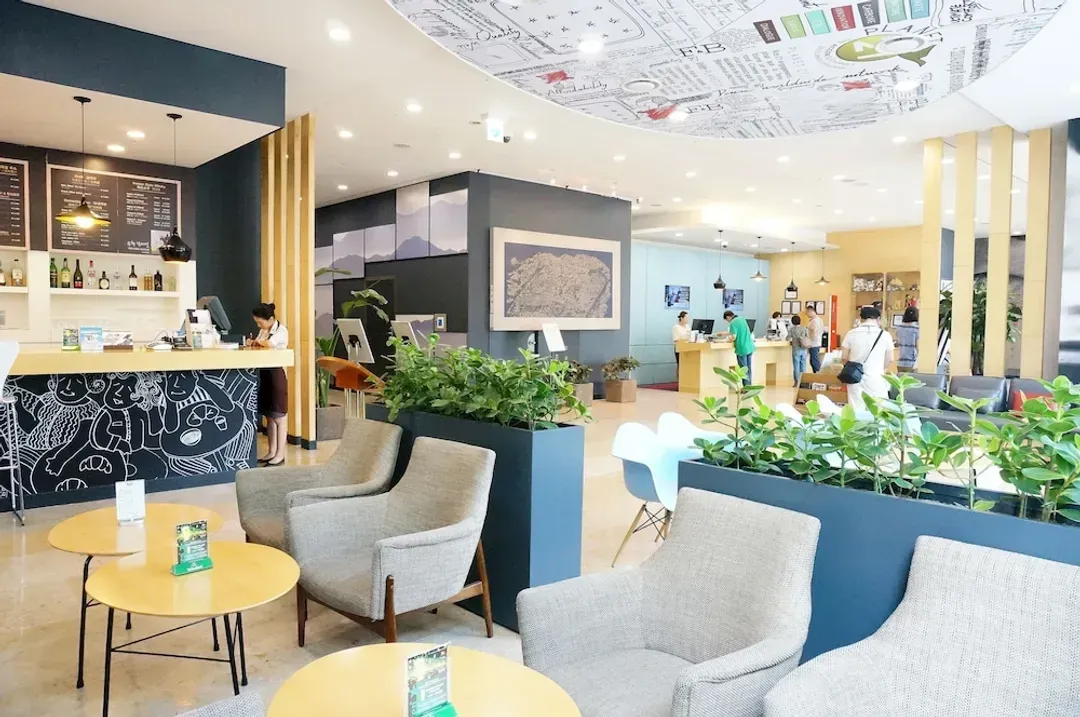 Lobby lounge