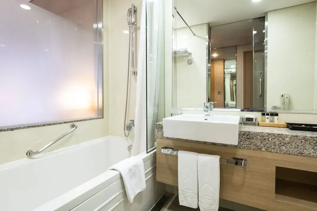 Bathroom sink