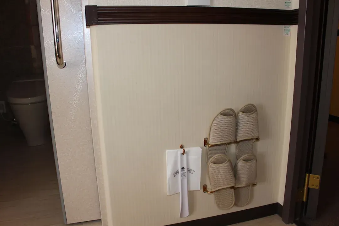 Bathroom amenities
