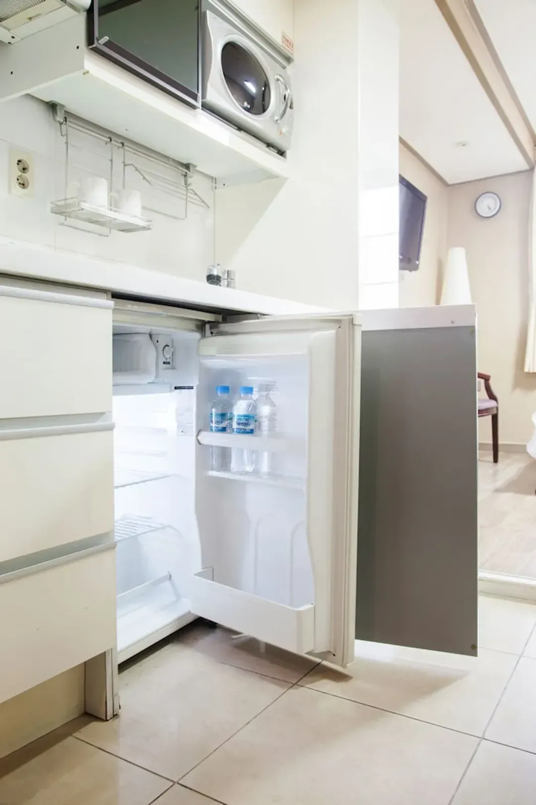 Mini-refrigerator