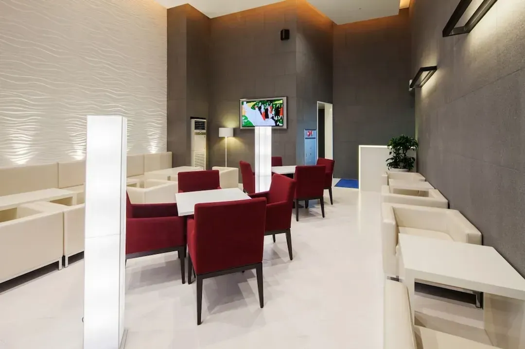 Lobby lounge