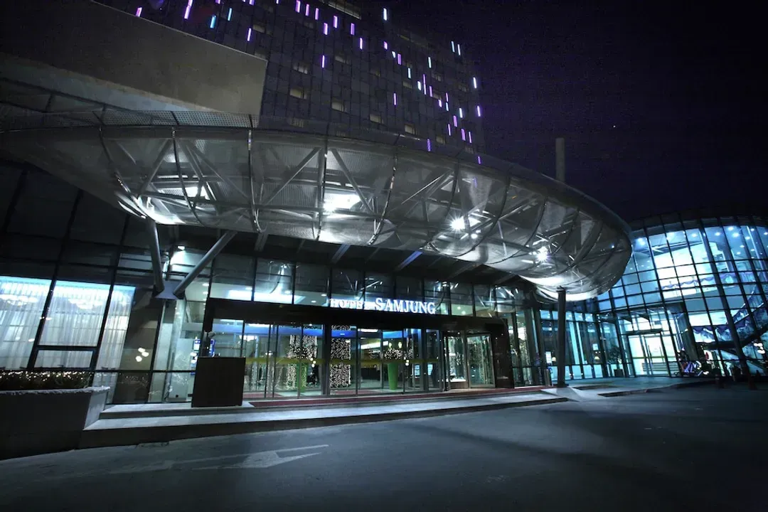 Front of property - evening/night
