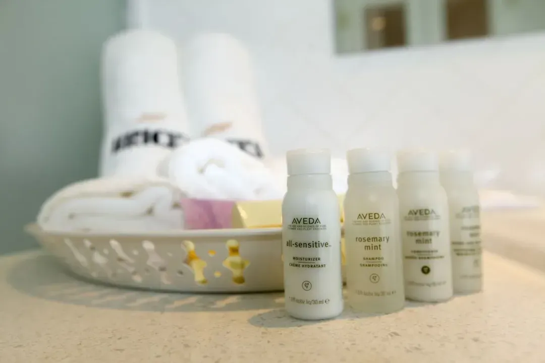 Bathroom amenities