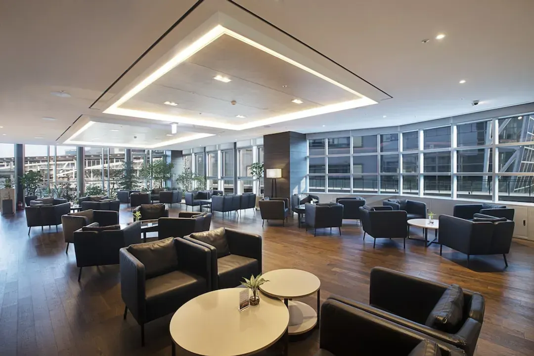 Lobby lounge