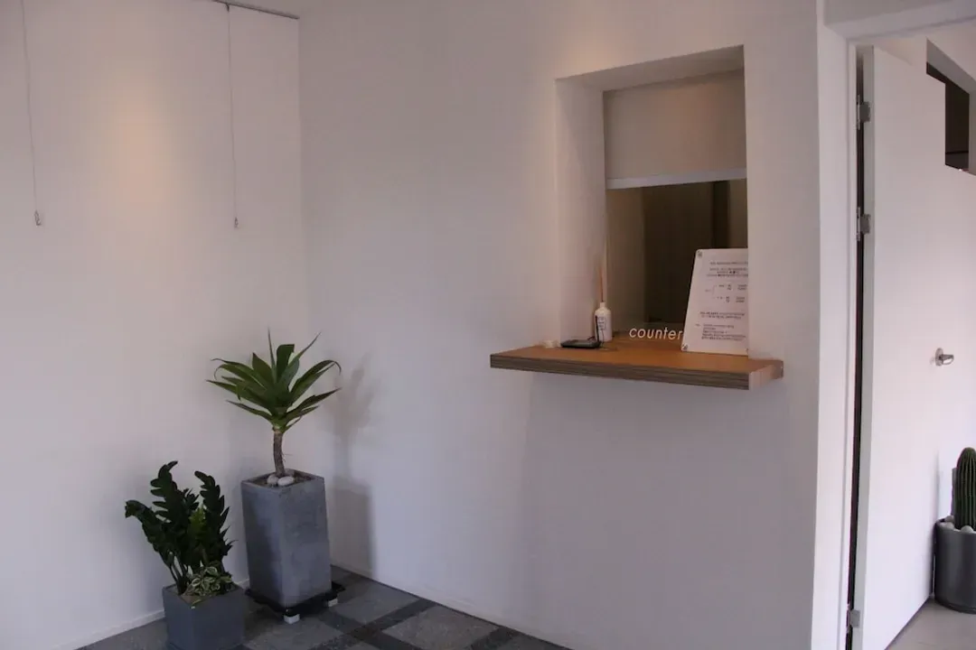 Check-in/check-out kiosk