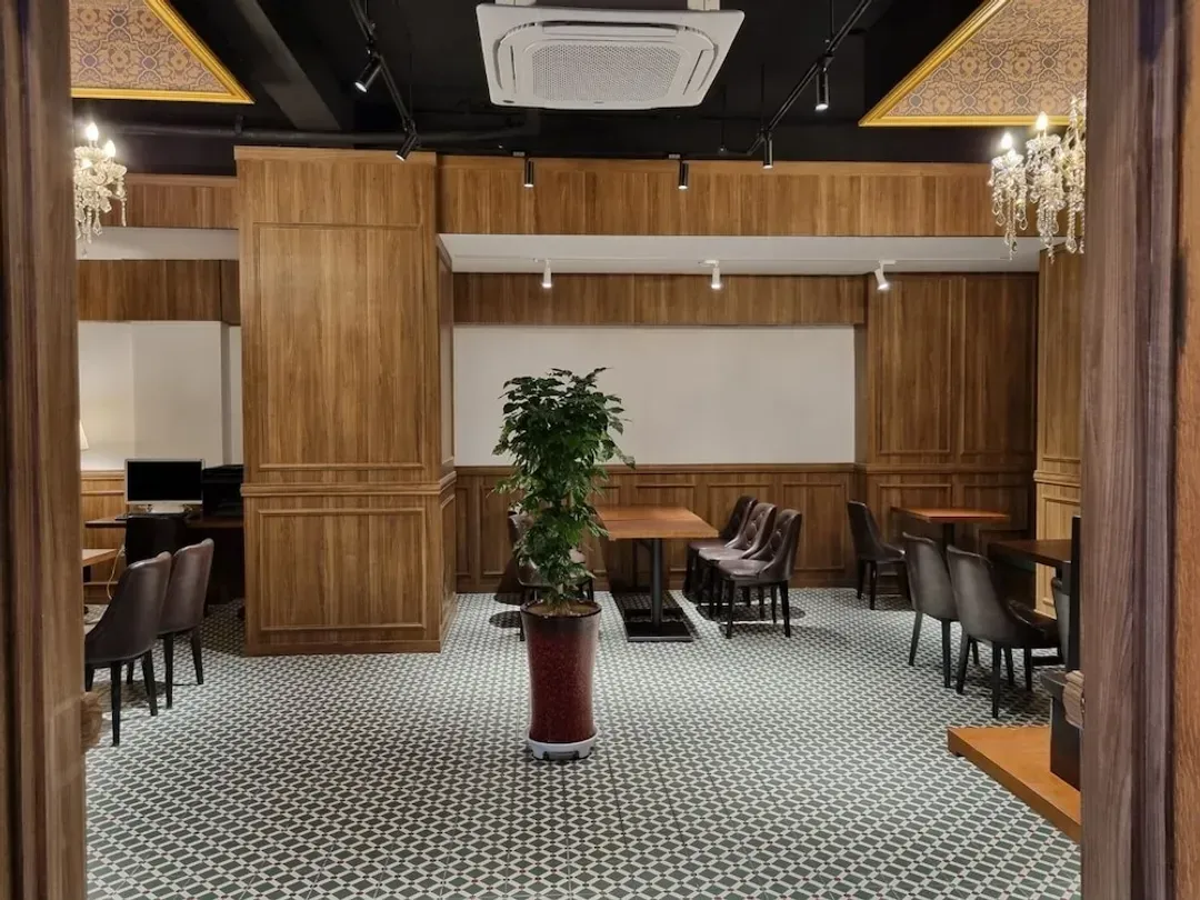 Lobby lounge