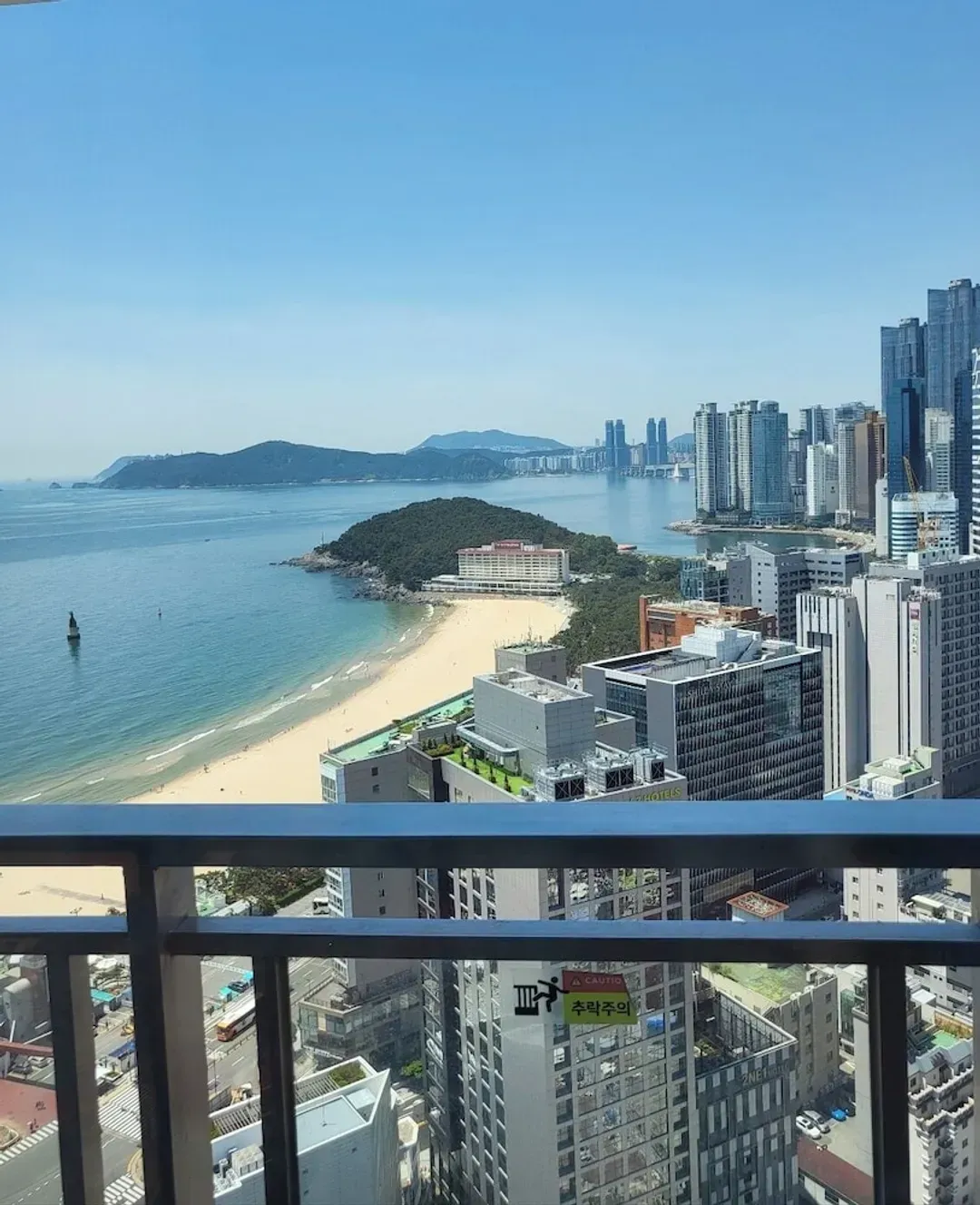 Busan-Marysol by haeundae beach