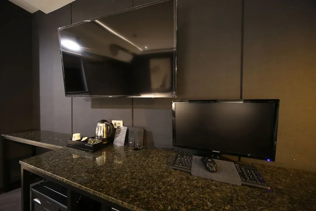 In-room business center
