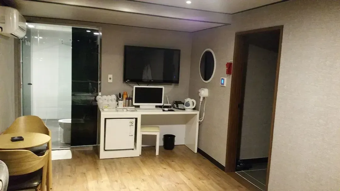 Room amenity