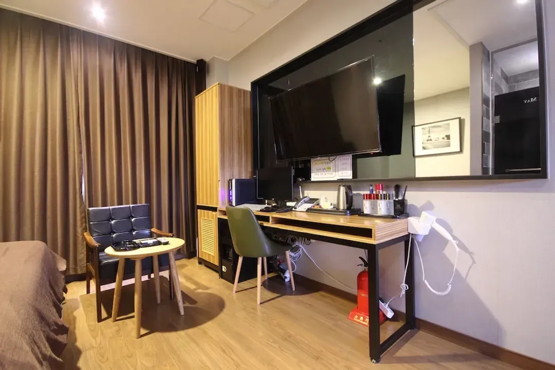 Room amenity