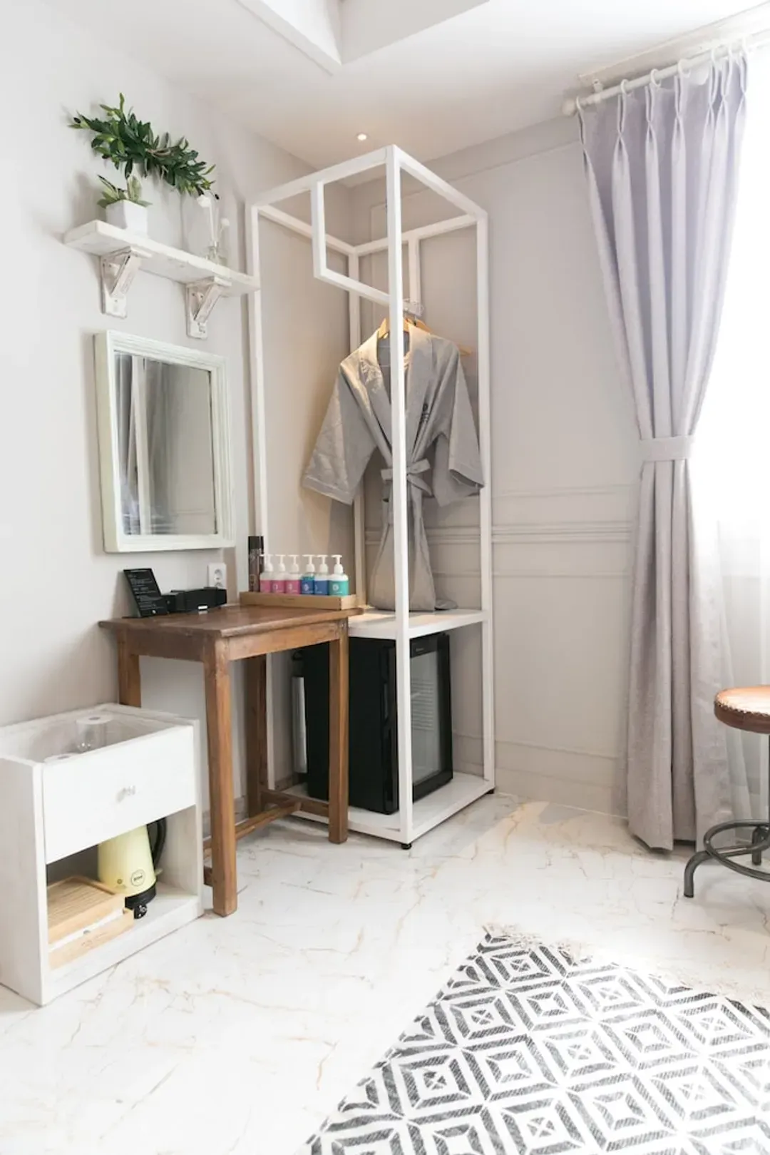 Room amenity