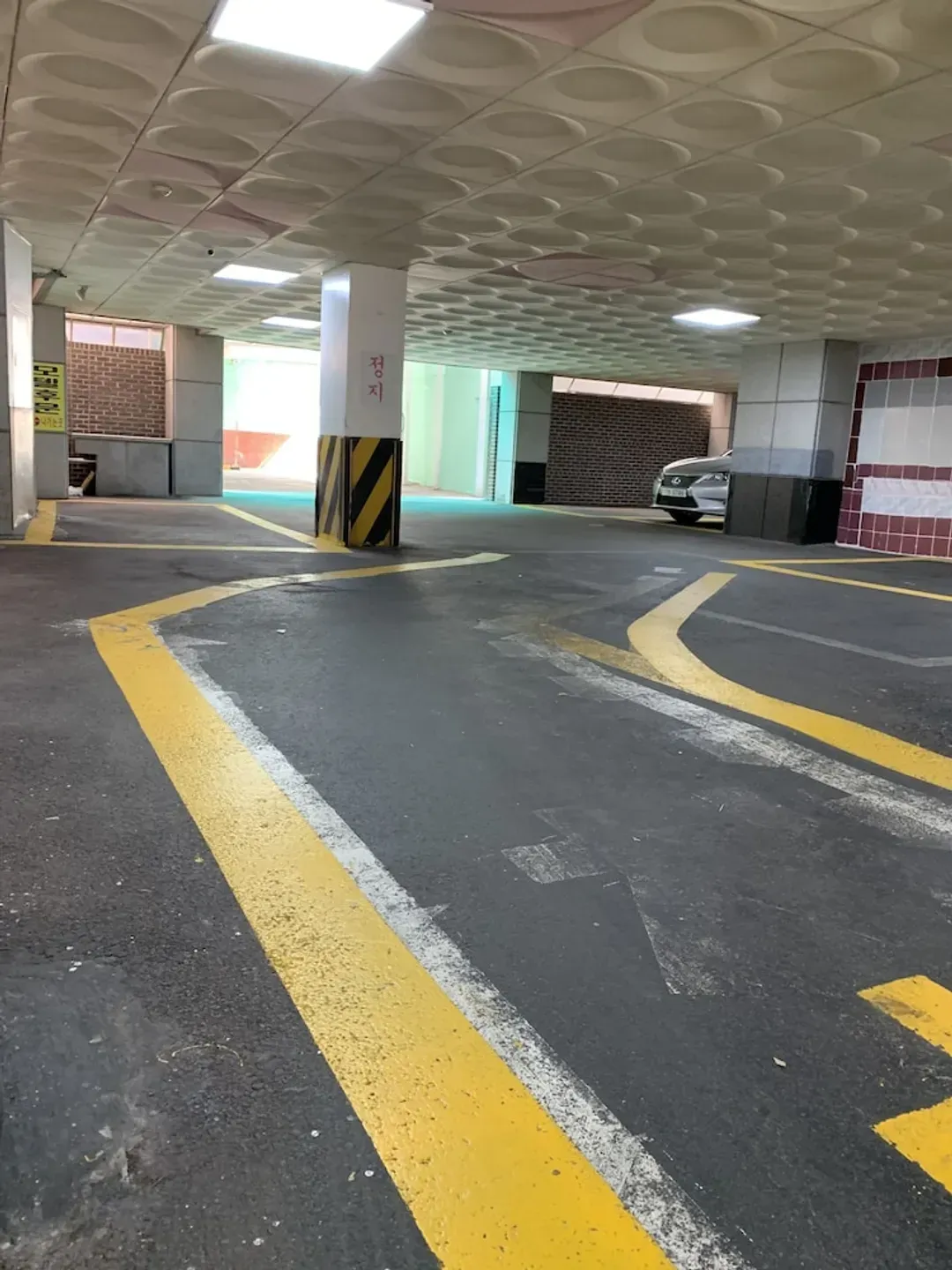 Wheelchair accessible van parking