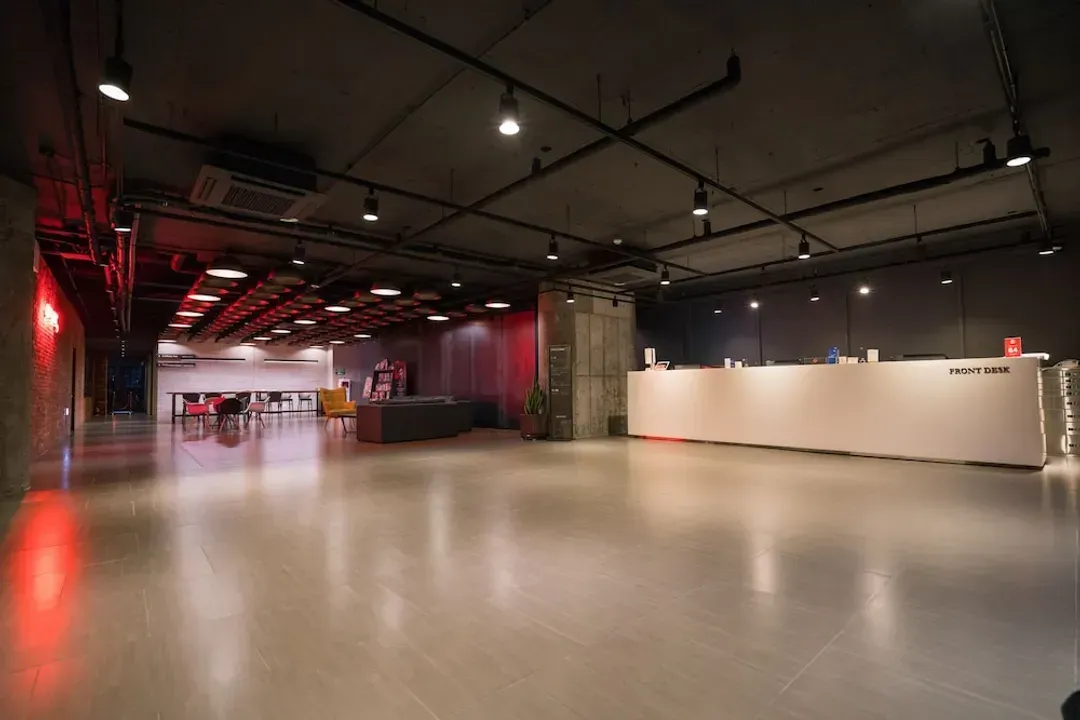 Lobby lounge