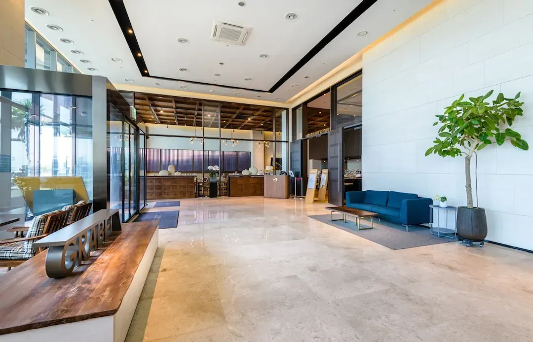 Lobby lounge