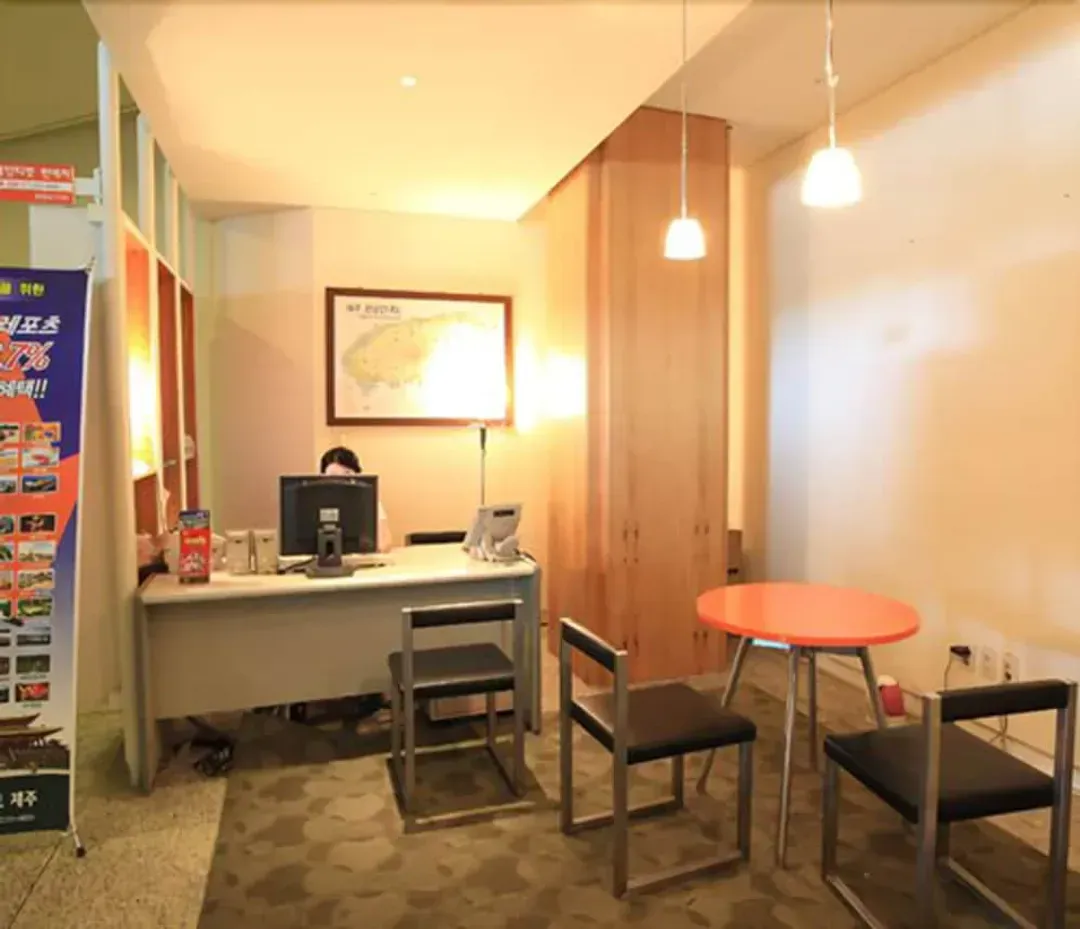 Concierge desk
