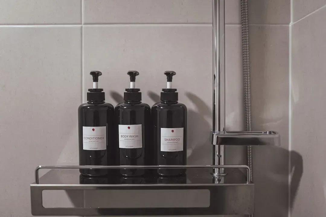 Bathroom amenities