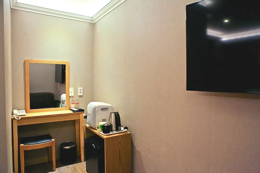 Room amenity