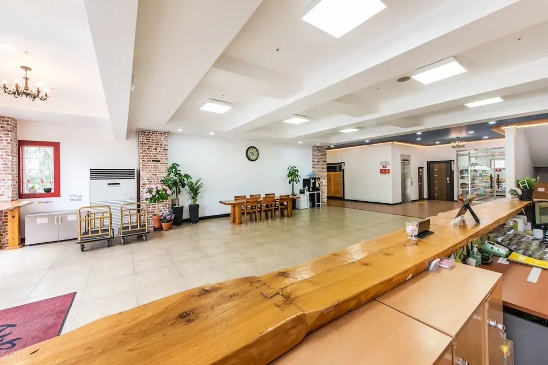 Concierge desk