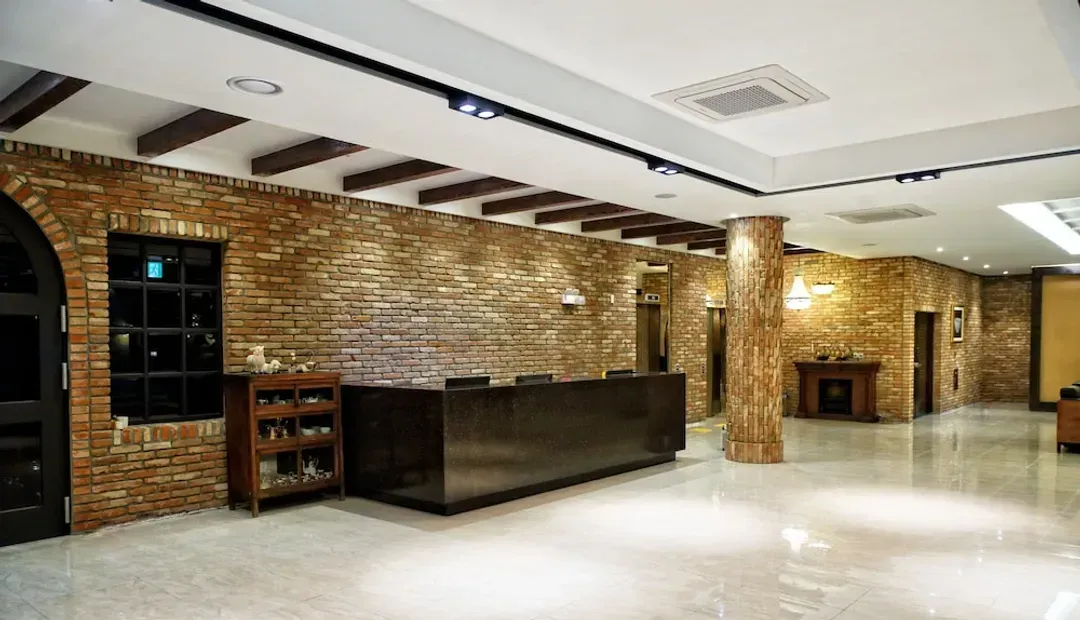 Concierge desk