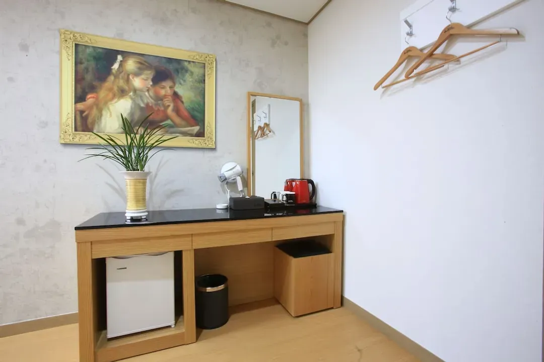 Room amenity