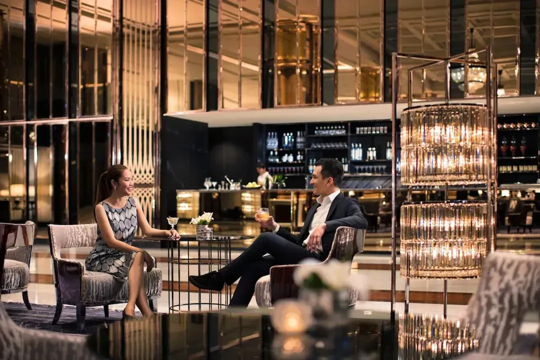 Lobby lounge