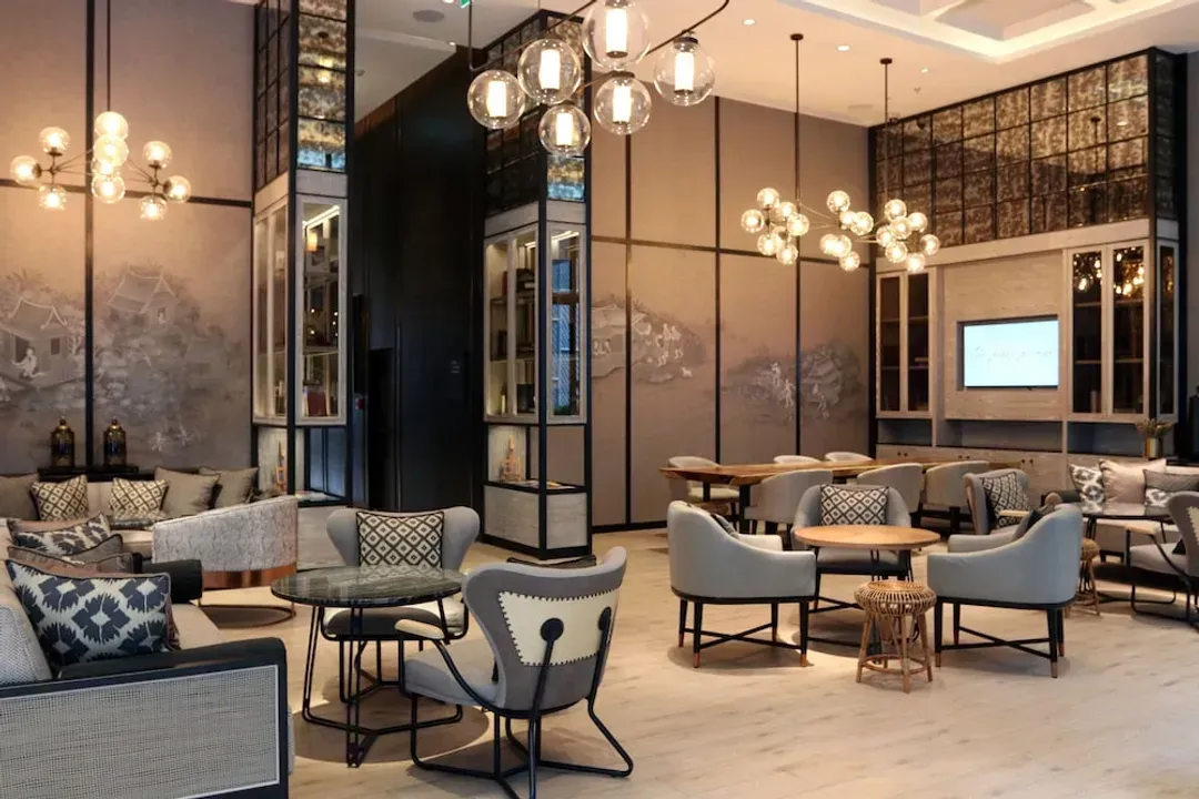 Lobby lounge