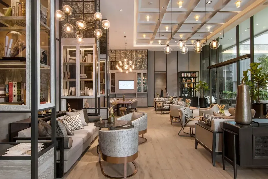 Lobby lounge