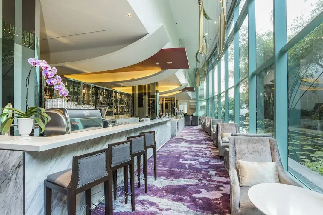 Lobby lounge