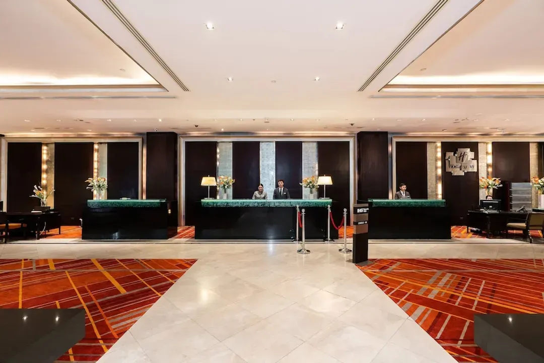 Lobby lounge